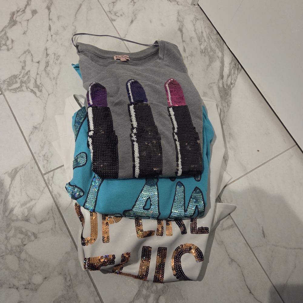 Juicy Couture Gray Long Sleeve Tee with Lipstick Design